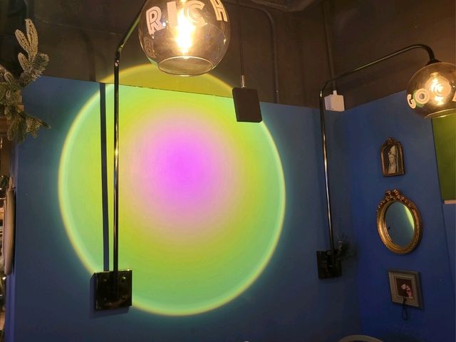 型格霓虹燈🌈室內餐廳打卡新地標🍽️ 型格霓虹燈🌈室內餐廳打卡新地標🍽️