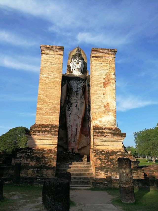 เมืองเก่าสุโขทัย ย้อนอดีตกับจักรยาน