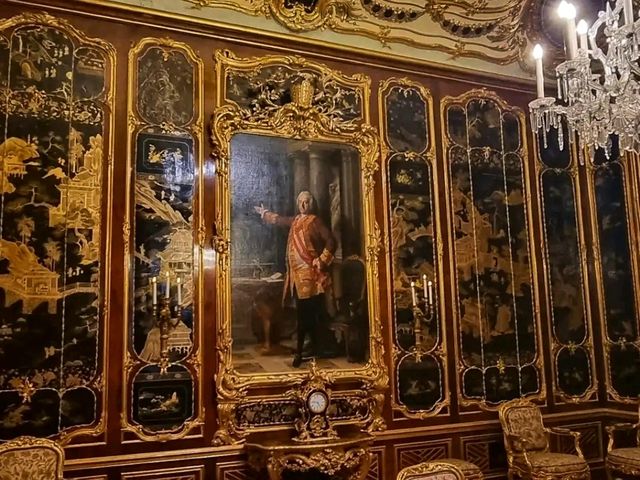 🌸🏰 Schönbrunn Palace – Vienna’s Jewel of Royal Grandeur