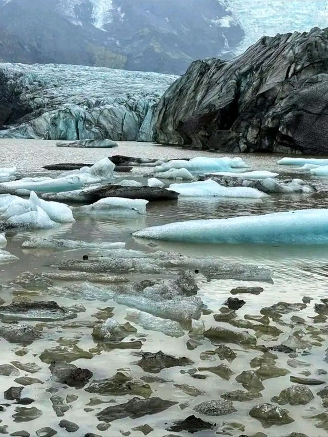 ❄️🩵 Svínafellsjökull Glacier – The Sapphire Giant of Iceland ❄️🩵 Svínafellsjökull Glacier – The Sapphire Giant of Iceland