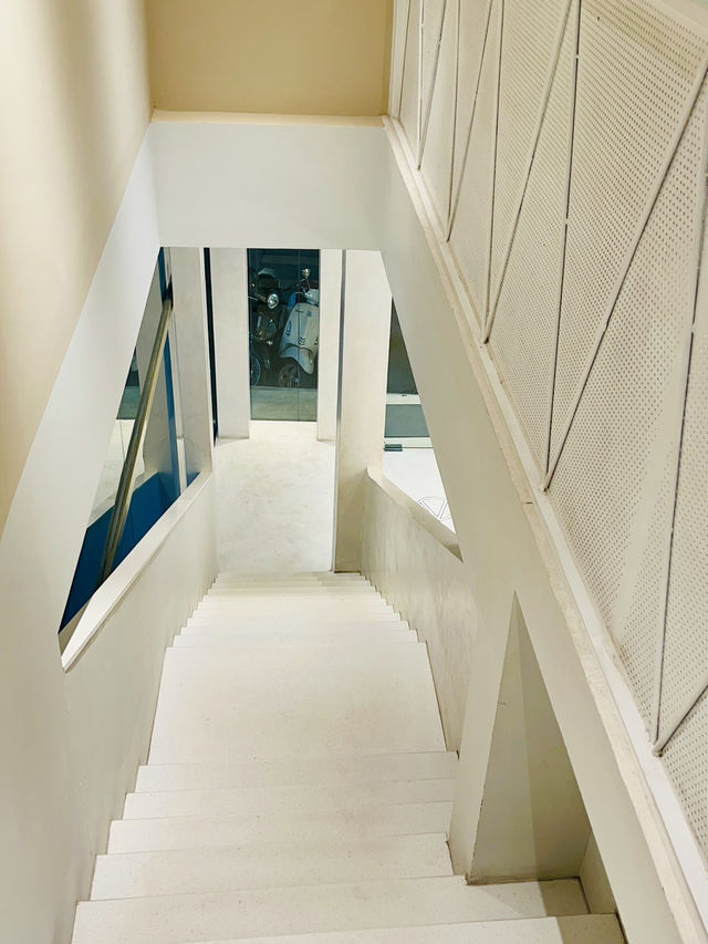 Where Minimalist Vibes Meet Perfect Pastries 🇻🇳🧁 Where Minimalist Vibes Meet Perfect Pastries 🇻🇳🧁