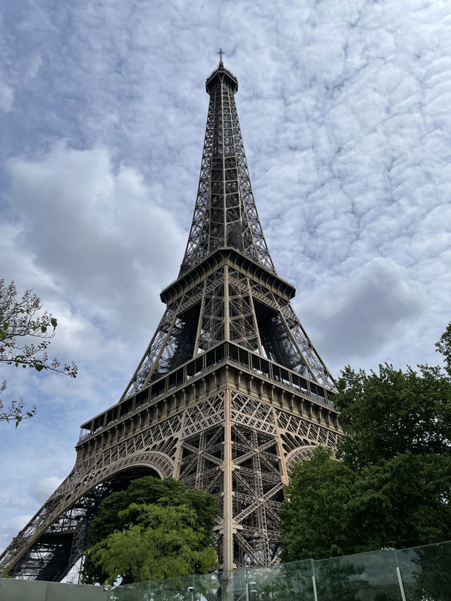 🇫🇷 Eiffel Tower – Day & Night Magic