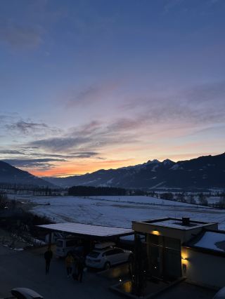 ウィークエンドのゼル・アム・ゼー旅行 - 雪、友達、そして楽しさ！