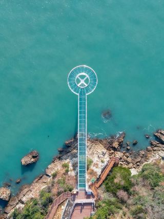 何不來一次擁有美麗海景、寧靜山脈和悠久歷史的旅行呢？