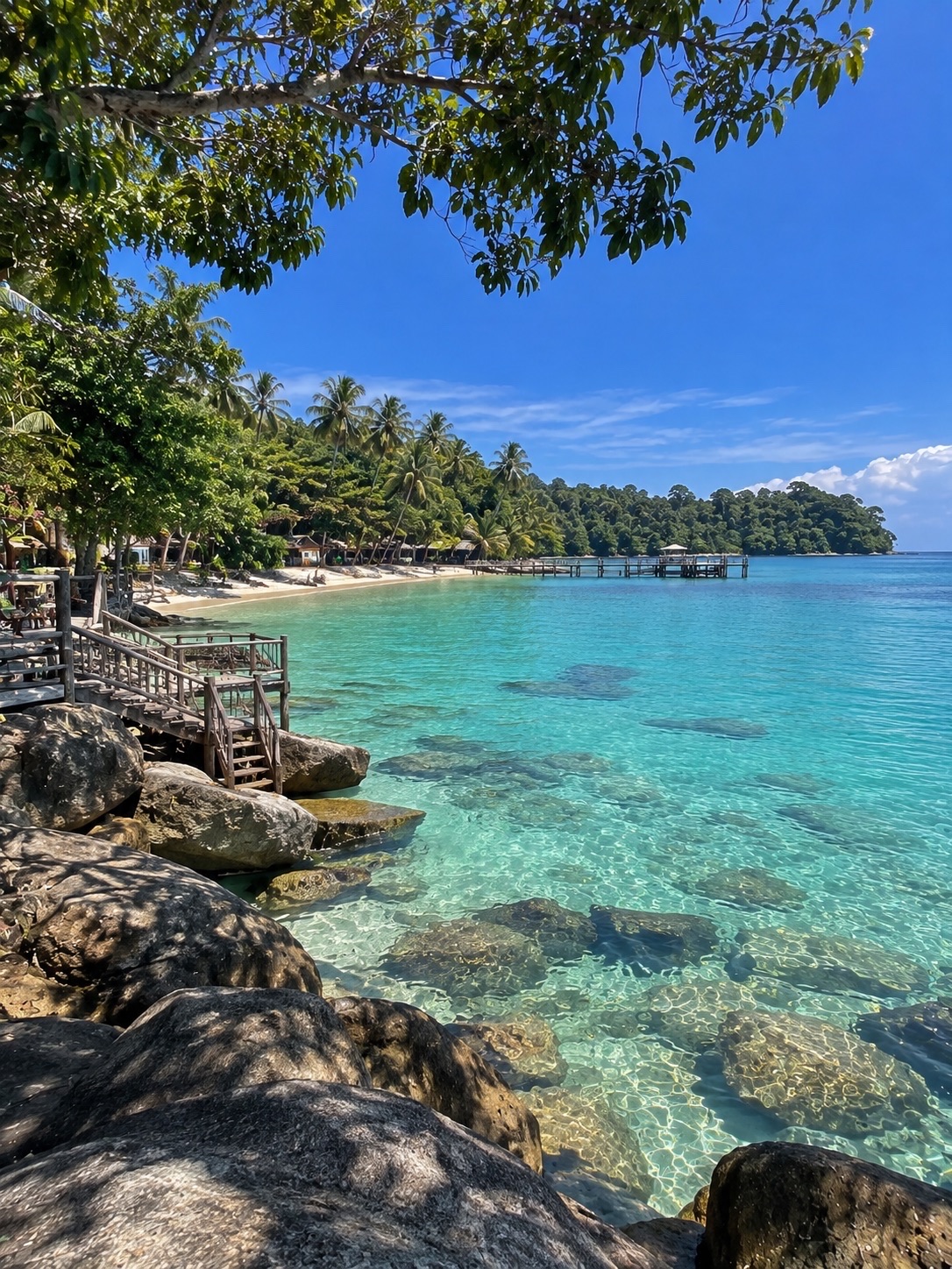 Koh Kood, Trat Province — A paradise in the Eastern Sea, with crystal-clear waters, white sandy beaches, and natural beauty that makes you want to stop time.