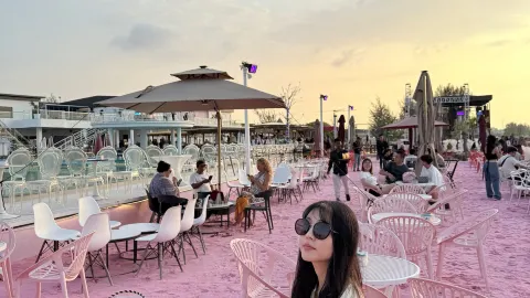 🩷🇮🇩 인스타 감성 사진 찍기 좋은 바탐 핑크 샌드 비치! — traveler post in 바탐