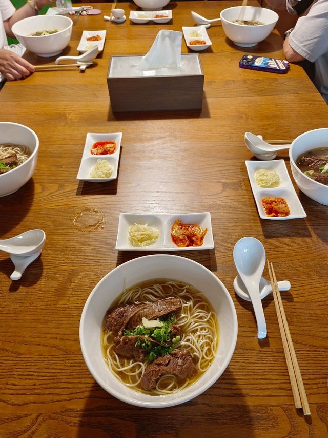 台北松山美老，老楊在二樓私宅牛肉麵