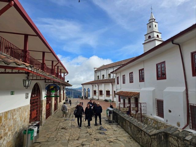 🇨🇴 高處見真章｜波哥大3100公尺聖山 Monserrate 登頂指南