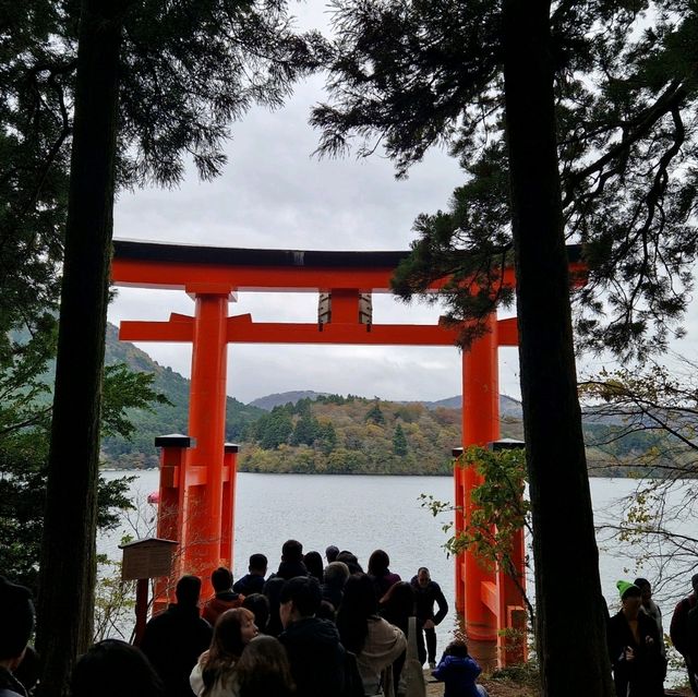 Skip the queue at Hakone Shrine