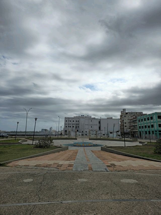 해외여행 쿠바 올드하바나의 광장 Parque Antonio Maceo