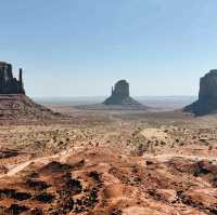 🚐🌄 Monument Valley – The Iconic Stopover Between National Parks