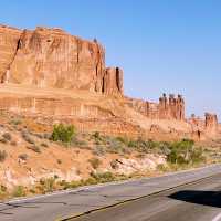 🌉 Arches National Park Transportation Tips: How to Navigate the Land of Stone Magic 🏜️🚗