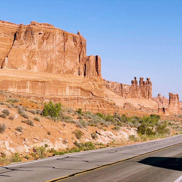 🌉 Arches National Park Transportation Tips: How to Navigate the Land of Stone Magic 🏜️🚗