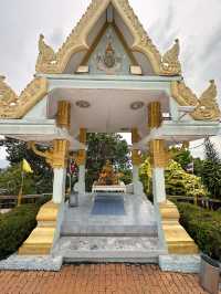 Stunning temple in Phrachuap Khiri Khan