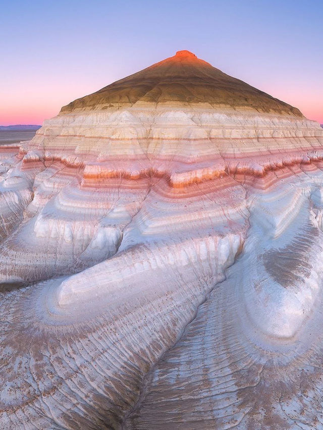 🌈 Colorful Mountains of Mangystau – Kazakhstan’s Mars-Scape Marvel
