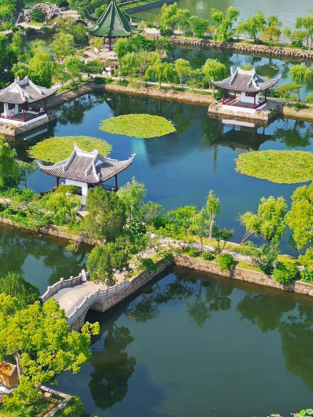 Wuxi: A Lakeside City of Beauty and Culture