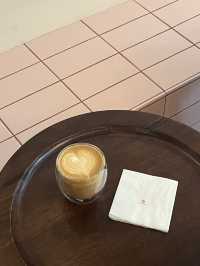 Paris | Cosy coffee shop in Paris with good vibe 