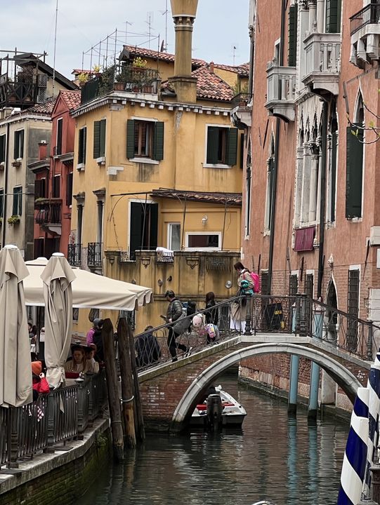 🇮🇹Venice: Canals, Gondolas & Sweets