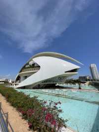 🌆 Ciudad de las Artes y las Ciencias: Valencia’s Futuristic Marvel ✨🏛️🌊