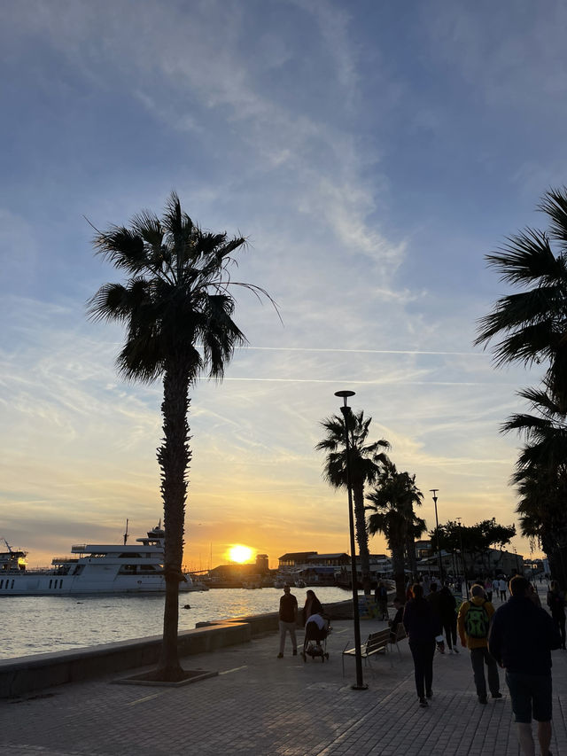 🌞 Cyprus – Island of Sun, Sea & History 🌊✨