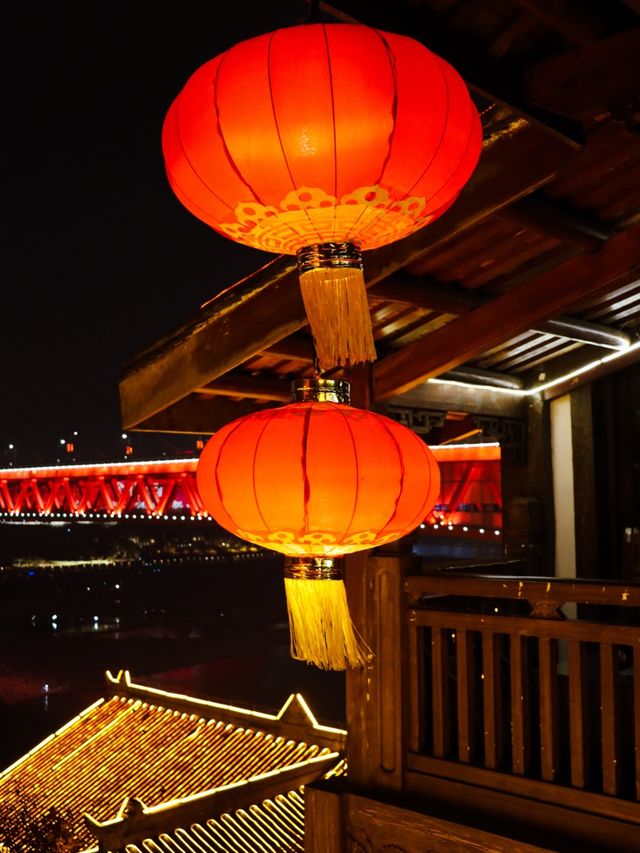 The Best Landmark in Chongqing - Hongya Cave!