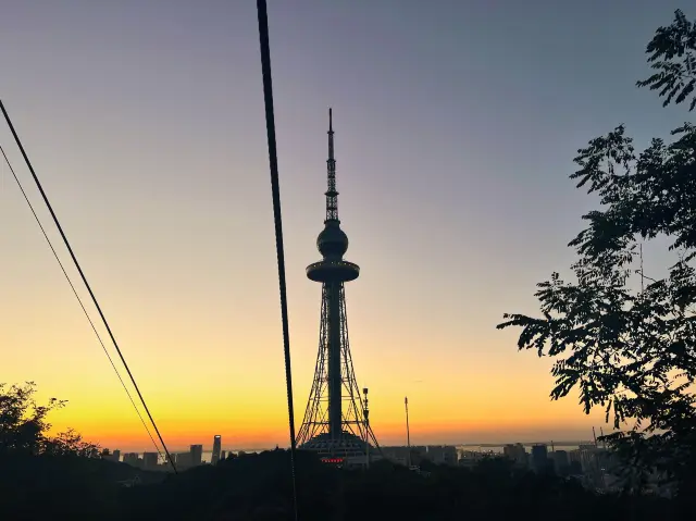 Sky-High Serenity: Zhongshan park 🌇🚡