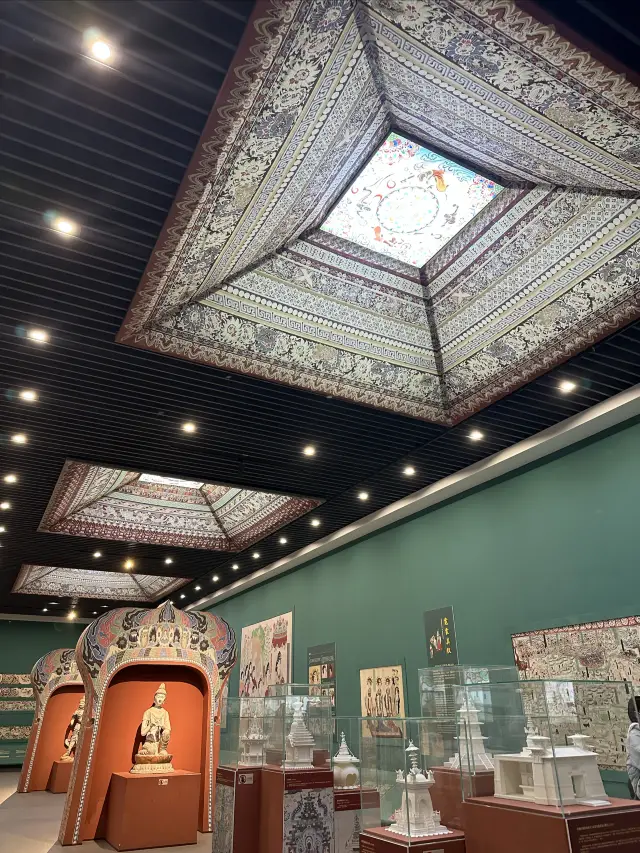 The newly opened Dunhuang Art Museum in Lanzhou, hurry up while it's still free of charge