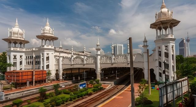 馬來西亞｜吉隆坡火車站，東南亞的摩爾式建築