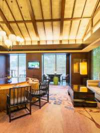 🌟 Lijiang Luxe: Pullman Resort's Cultural Charm 🏞️✨