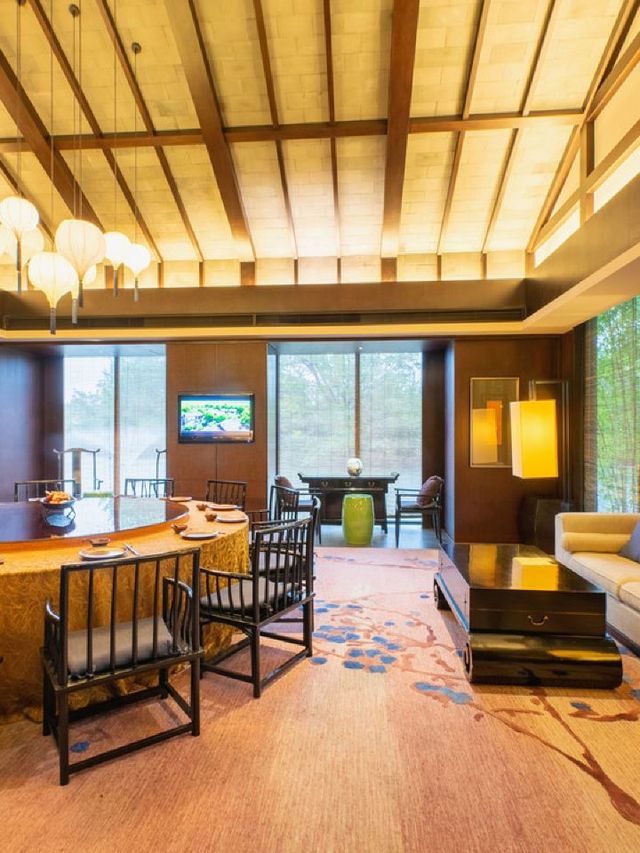 🌟 Lijiang Luxe: Pullman Resort's Cultural Charm 🏞️✨