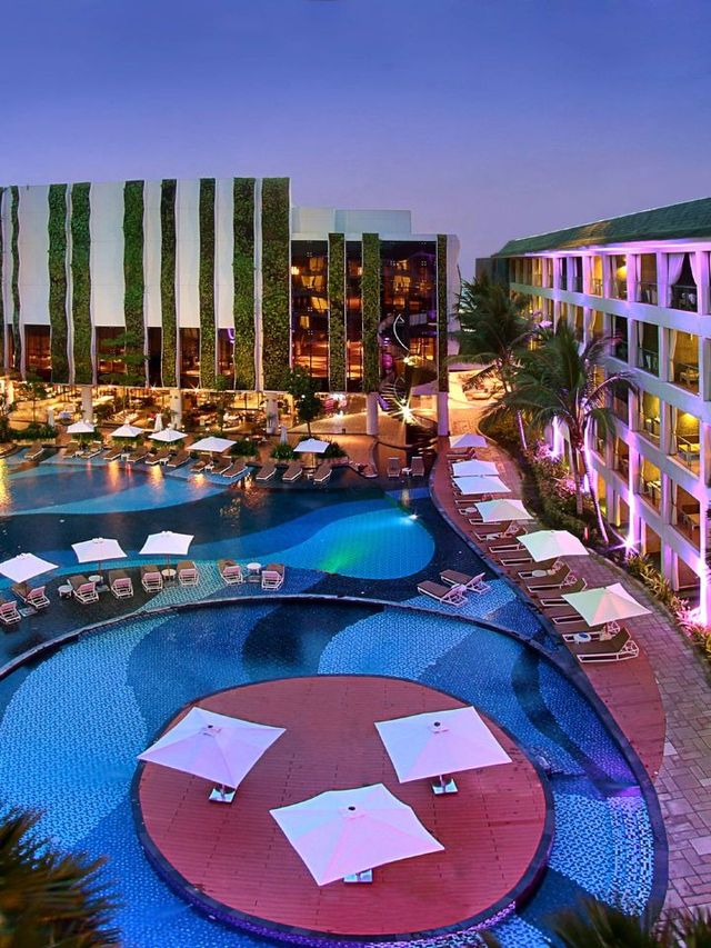 🌴 Bali's Beachfront Bliss: The Stones Hotel 🌊🏨