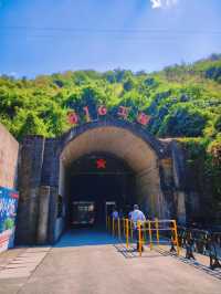 滿月照耀山城，中秋自駕遊重慶——探索魔幻霧都的三天兩夜之旅。