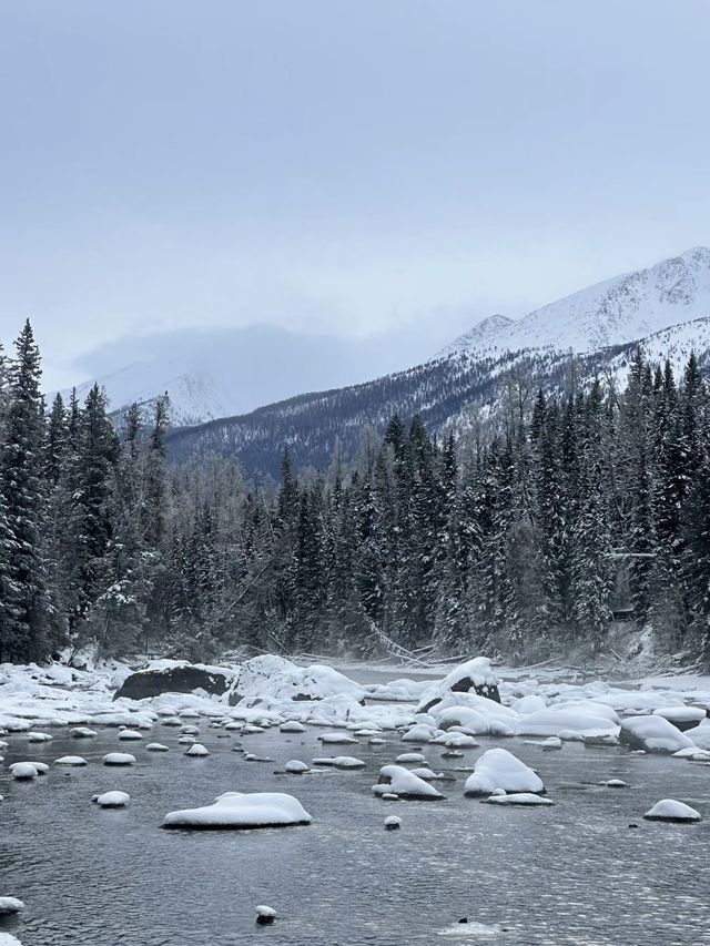 喀納斯雪景遊玩攻略冬日仙境等您來探索。