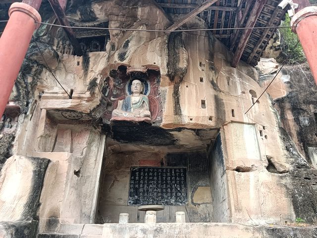 南龕石窟。
