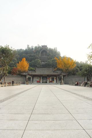 Rongxian Giant Buddha | Zigong | A unique and ancient tourist attraction in Sichuan.