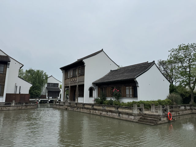 住在景區裡，行在蘆花間｜沙家浜花間亭·蘆花灣酒店。