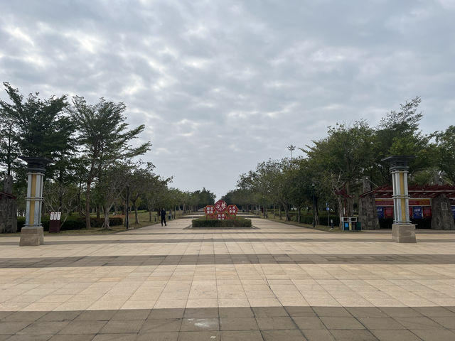 臨近洋浦濱海文化廣場