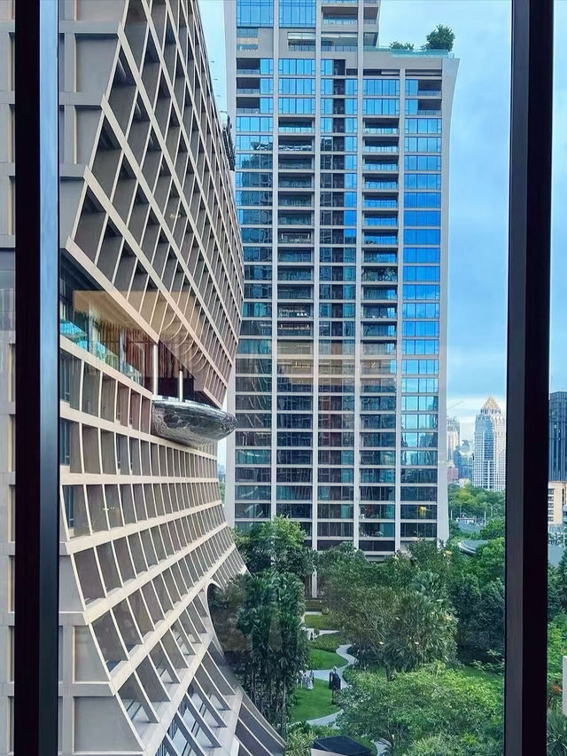 曼谷金普頓玫蘭酒店：都市中的藝術綠洲