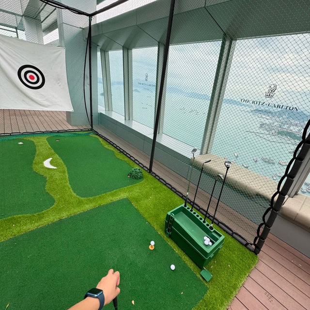 雲端親子高爾夫！帶娃打卡麗思卡爾頓酒店嘅118層驚喜⛳️