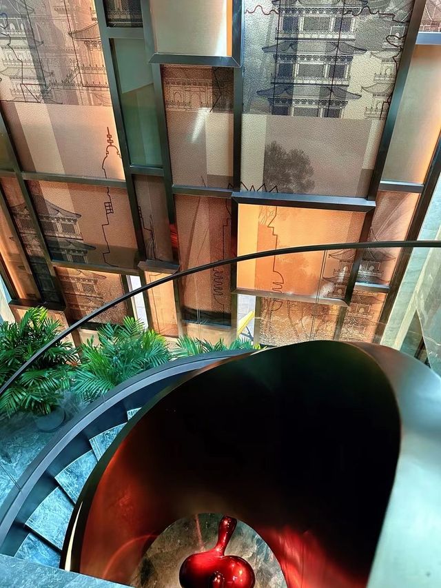 山東煙台開咗間希爾頓逸林酒店，滿滿嘅時尚風……