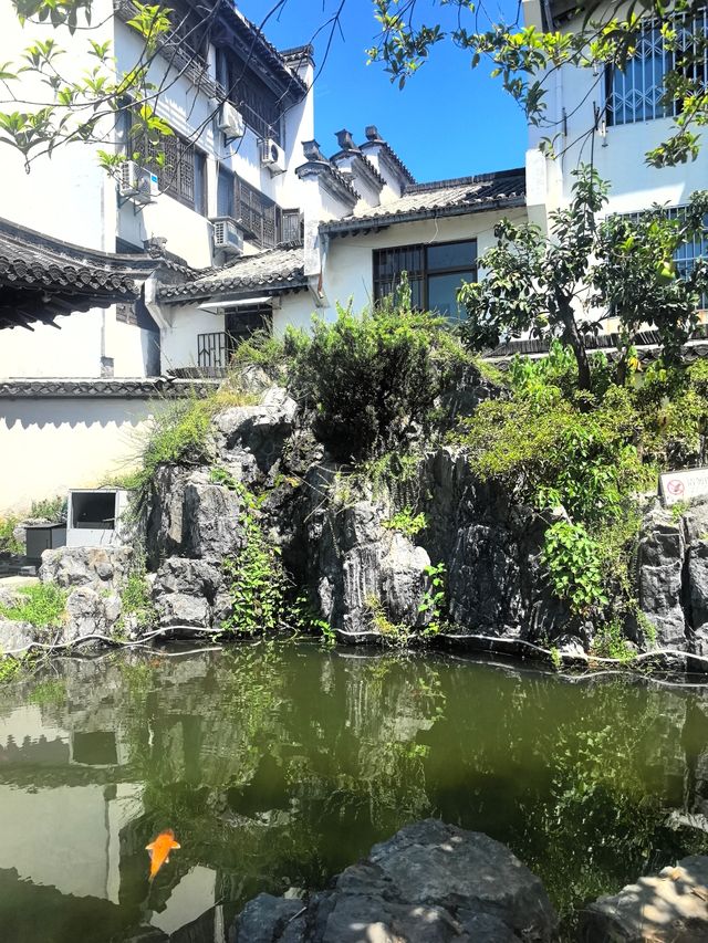 遊黃山不得不去的徽州古城