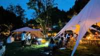 白天俯瞰江景，晚上欣賞燈光匯演，磨基山24小時漫遊指南：

磨基山作為宜昌「城市陽台」，既能徒步吸氧、俯瞰