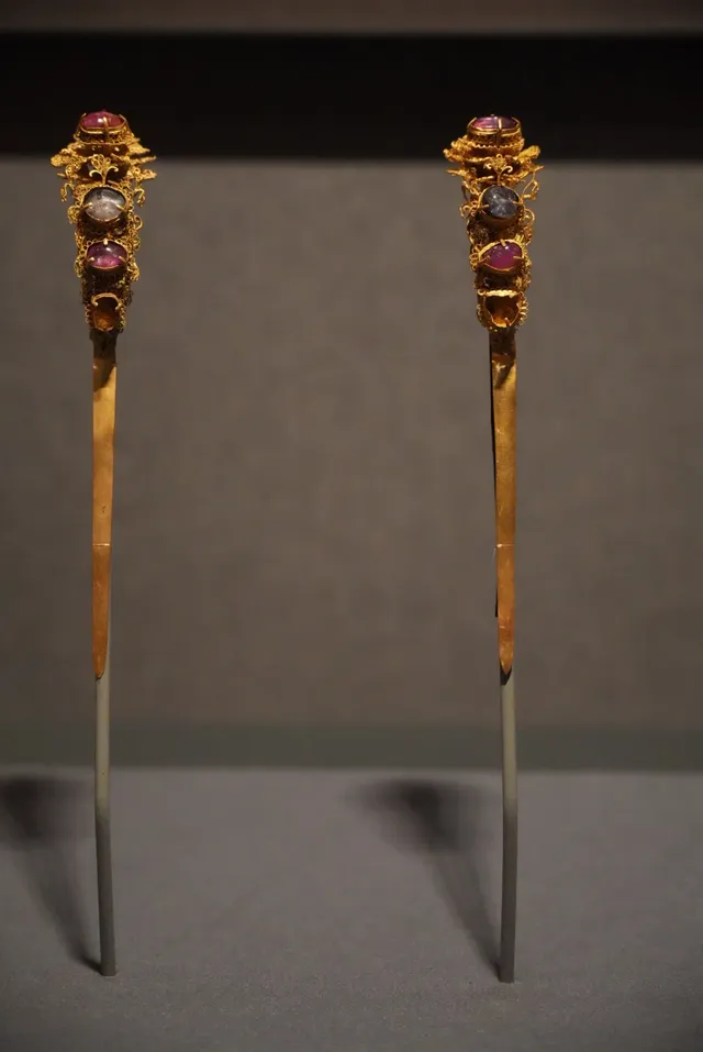 逛梁莊王珍藏館，被明代王室審美按頭種草