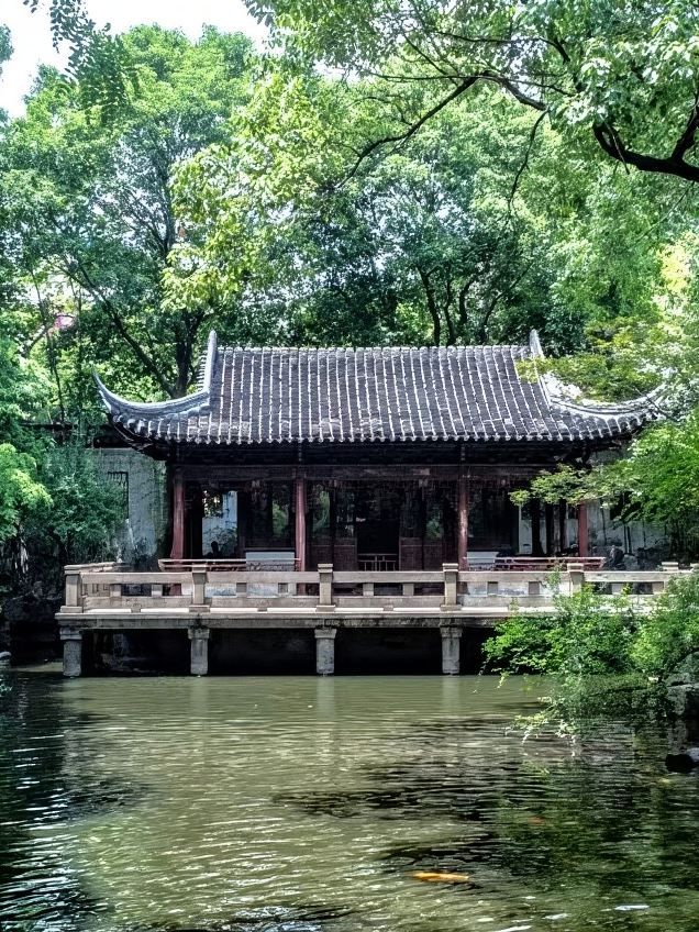 秋遊上海包車遊尊享愜意時光