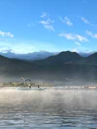 瀘沽湖晨霧圖如此美景我願來一萬次