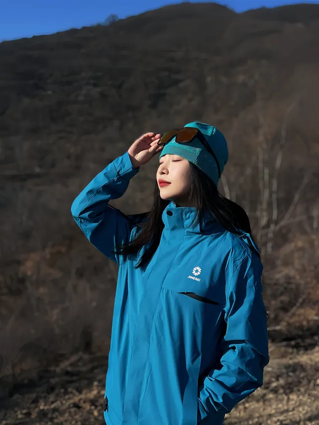 我在南太行女兒梯路線遇到了一棵孤獨的樹 我在南太行女兒梯路線遇到了一棵孤獨的樹