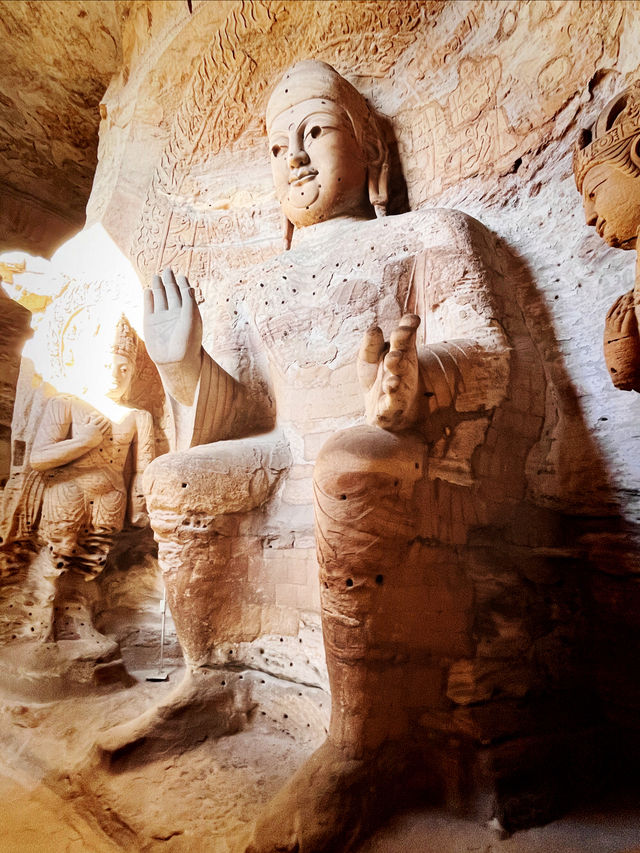 雲岡石窟北魏佛像 被認為是中國雕塑的藝術巔峰之作