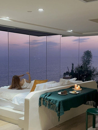 Stunning sea view room in Shanwei! Lying down to watch the sunset for the Nth time and still want to stay!