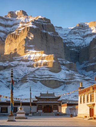 ทิวทัศน์ฤดูหนาวของทิเบตนั้นงดงามจนน่าทึ่ง! ป่าดินซานดาหลังหิมะตกนั้นงดงามราวกับ "ดินแดนมหัศจรรย์จากต่างดาว"