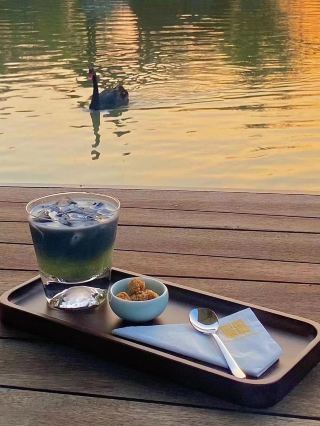 Yangzhou State Guest House: Stay inside a traditional Chinese ink painting!